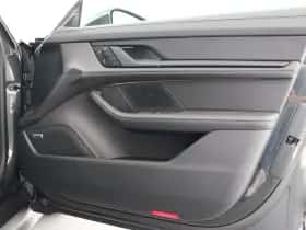 Porsche Taycan (2025) thumbnail 36