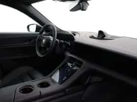 Porsche Taycan (2025) thumbnail 38