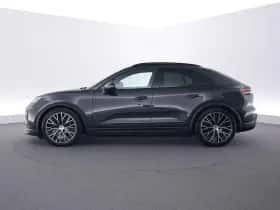 Porsche Macan (2025) thumbnail 2