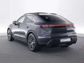 Porsche Macan (2025) thumbnail 3
