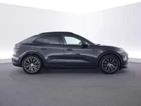 Porsche Macan (2025) thumbnail 6
