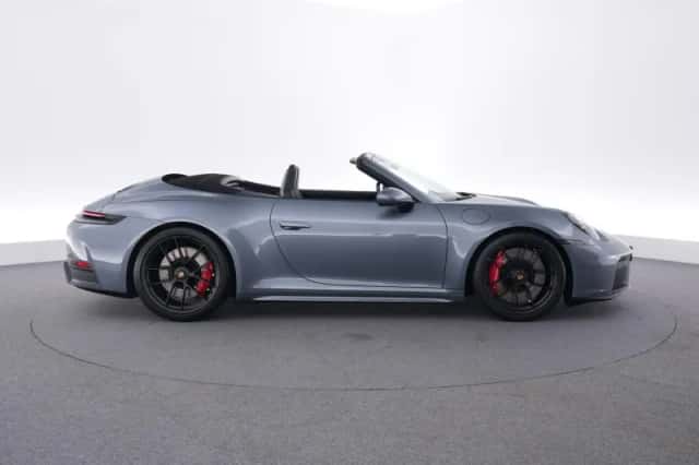 Porsche 911 (2025) thumbnail 6