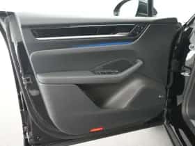 Porsche Macan (2026) thumbnail 16