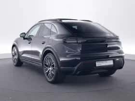 Porsche Macan (2026) thumbnail 3