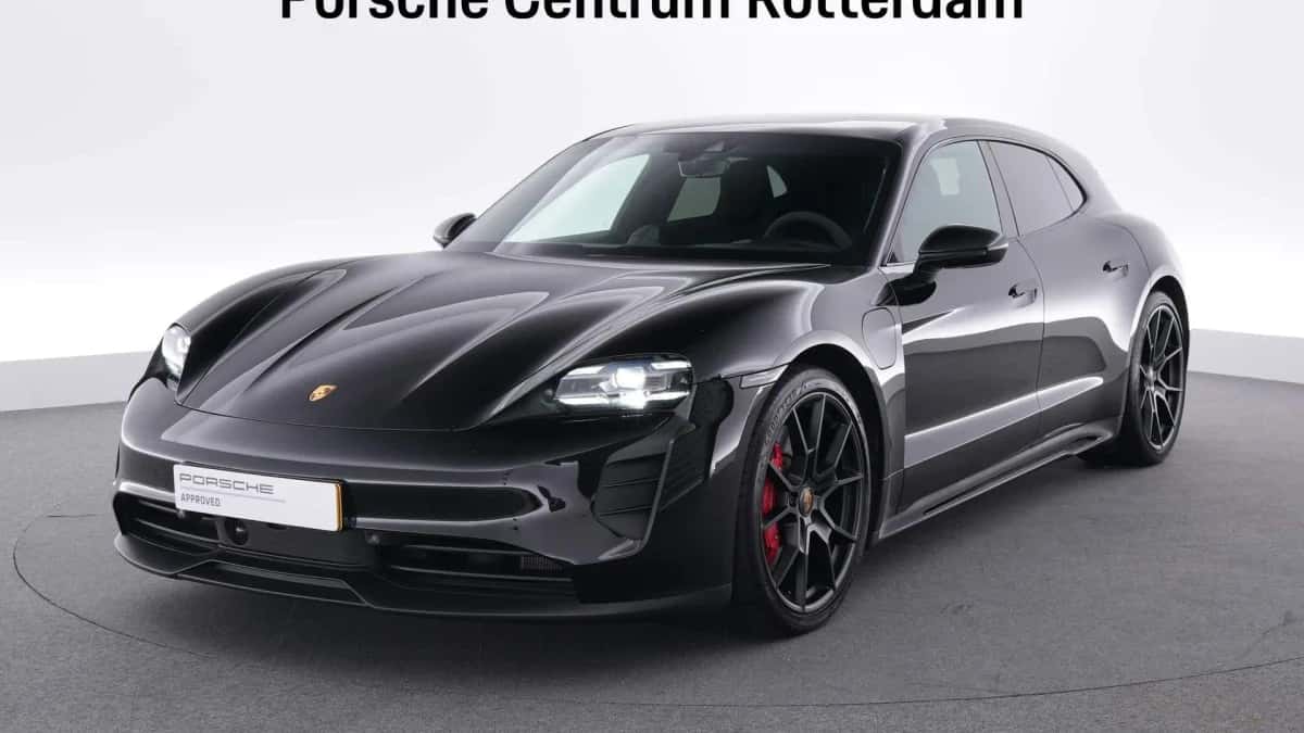 Porsche Taycan (2022) — foto 1