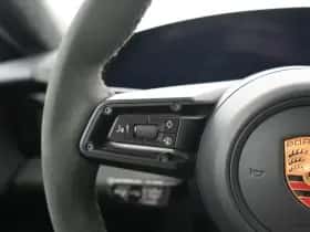 Porsche Taycan (2022) thumbnail 23