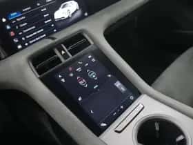 Porsche Taycan (2022) thumbnail 29