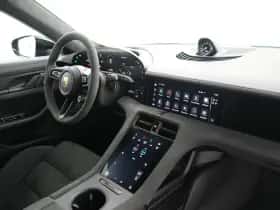 Porsche Taycan (2022) thumbnail 39