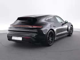 Porsche Taycan (2022) thumbnail 5