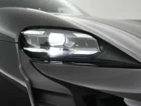 Porsche Taycan (2022) thumbnail 42