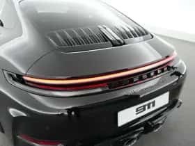 Porsche 911 (2025) thumbnail 44