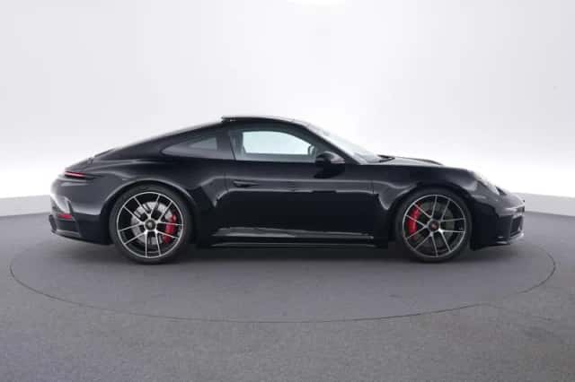 Porsche 911 (2025) thumbnail 6