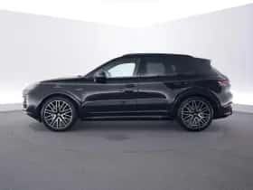 Porsche Cayenne (2025) thumbnail 2