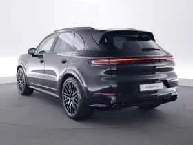 Porsche Cayenne (2025) thumbnail 3