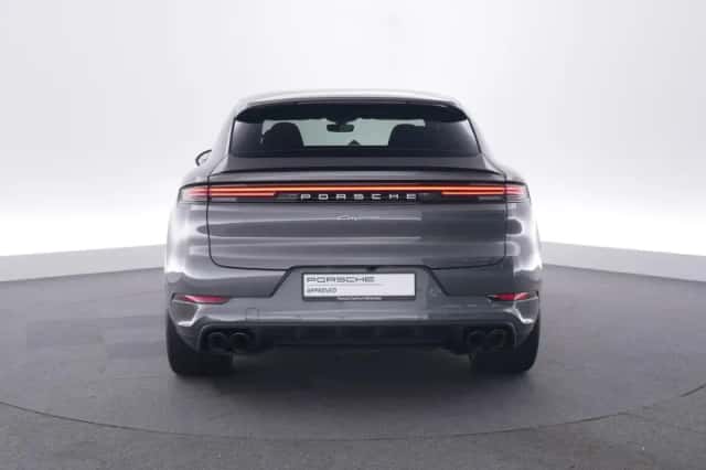 Porsche Cayenne (2024) thumbnail 4