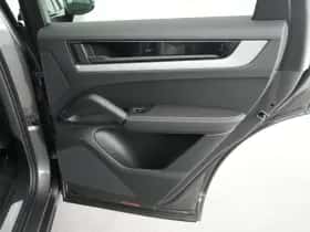Porsche Cayenne (2024) thumbnail 32