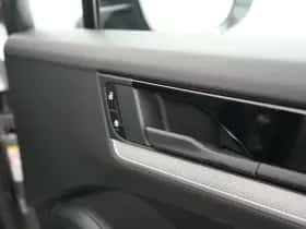 Porsche Cayenne (2024) thumbnail 36