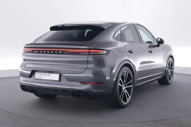 Porsche Cayenne (2024) thumbnail 5