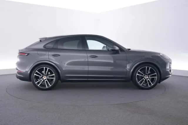 Porsche Cayenne (2024) thumbnail 6