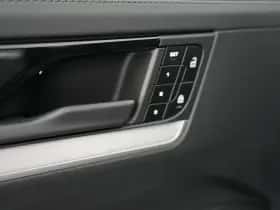 Porsche Cayenne (2025) thumbnail 13