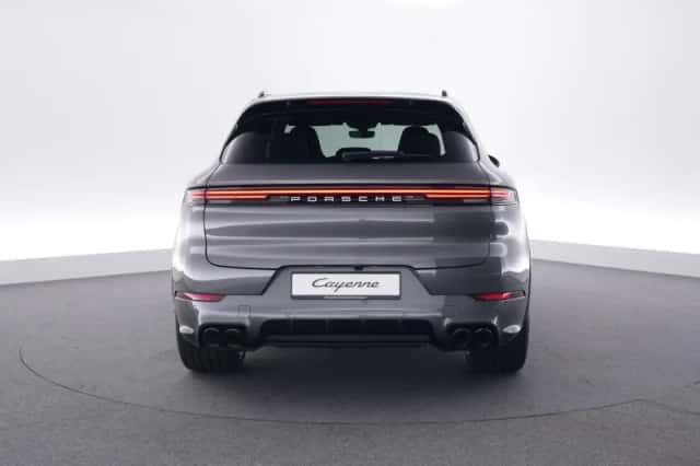 Porsche Cayenne (2025) thumbnail 4