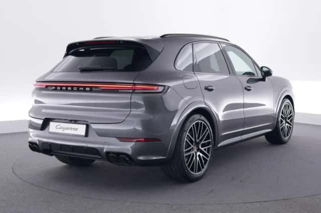 Porsche Cayenne (2025) thumbnail 5