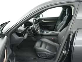 Porsche Taycan (2023) thumbnail 12