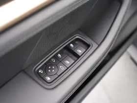Porsche Taycan (2023) thumbnail 15