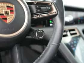 Porsche Taycan (2023) thumbnail 27
