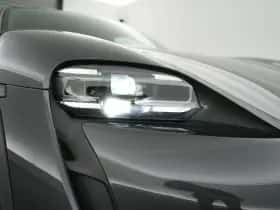 Porsche Taycan (2023) thumbnail 38