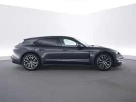 Porsche Taycan (2023) thumbnail 6