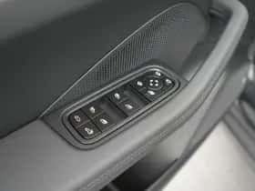 Porsche Macan (2026) thumbnail 15