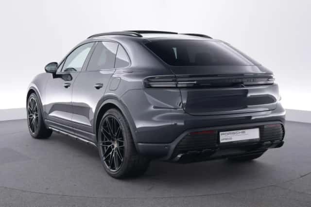Porsche Macan (2026) thumbnail 3