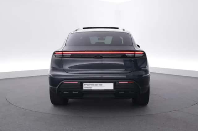 Porsche Macan (2026) thumbnail 4
