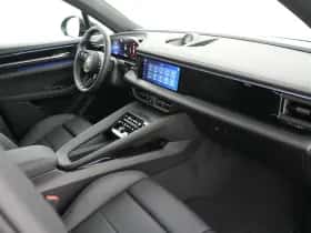 Porsche Macan (2026) thumbnail 32