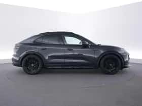 Porsche Macan (2026) thumbnail 6