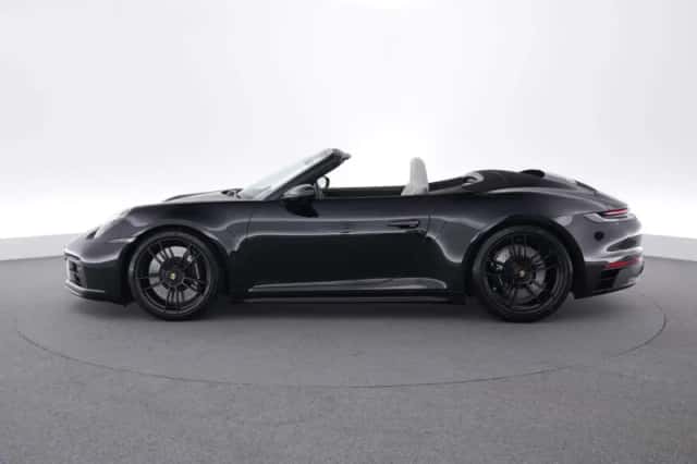 Porsche 911 (2024) thumbnail 2