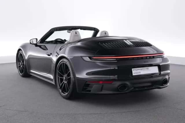 Porsche 911 (2024) thumbnail 3