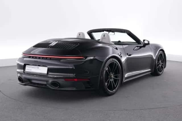 Porsche 911 (2024) thumbnail 5