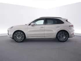 Porsche Cayenne (2025) thumbnail 2