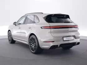 Porsche Cayenne (2025) thumbnail 3