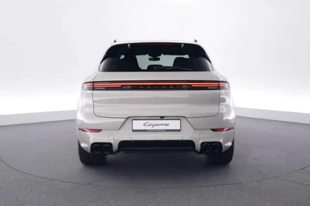 Porsche Cayenne (2025) thumbnail 4