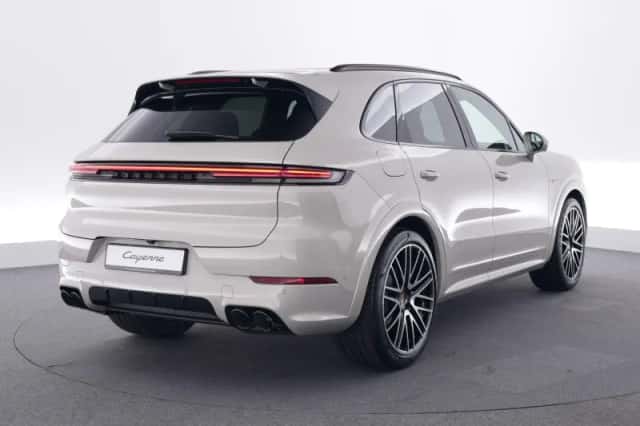 Porsche Cayenne (2025) thumbnail 5