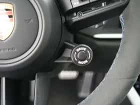 Porsche 911 (2024) thumbnail 21