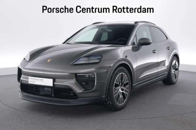 Porsche Macan (2026) thumbnail 1