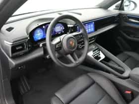 Porsche Macan (2026) thumbnail 11