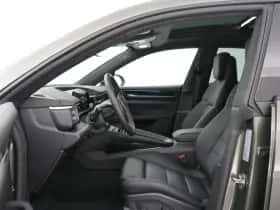 Porsche Macan (2026) thumbnail 13