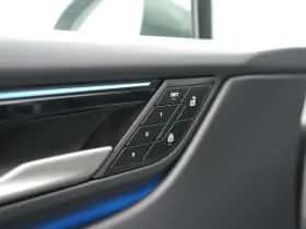Porsche Macan (2026) thumbnail 14