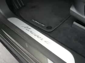 Porsche Macan (2026) thumbnail 18