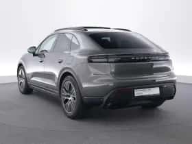 Porsche Macan (2026) thumbnail 3
